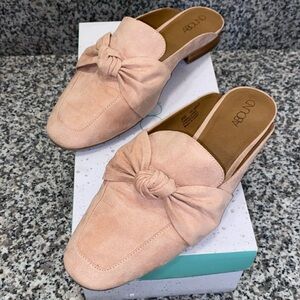 Women’s Abound Blush Faux Suede Flat Mules in size 8